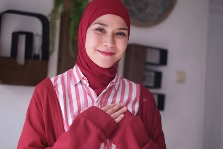 Zaskia Adya Mecca sebut pelaku penganiayaan karyawannya sempat ngaku jadi aparat. (Instagram @zaskiaadyamecca)